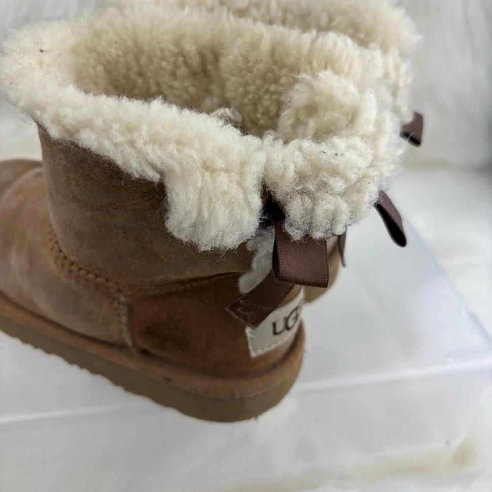 UGG WINTER BABY BOOTS SIZE 10